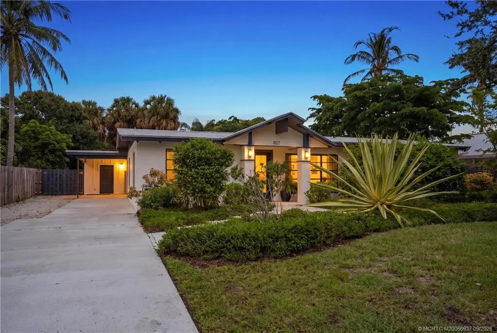Photo 3 at 807 SE Weir Street, Stuart