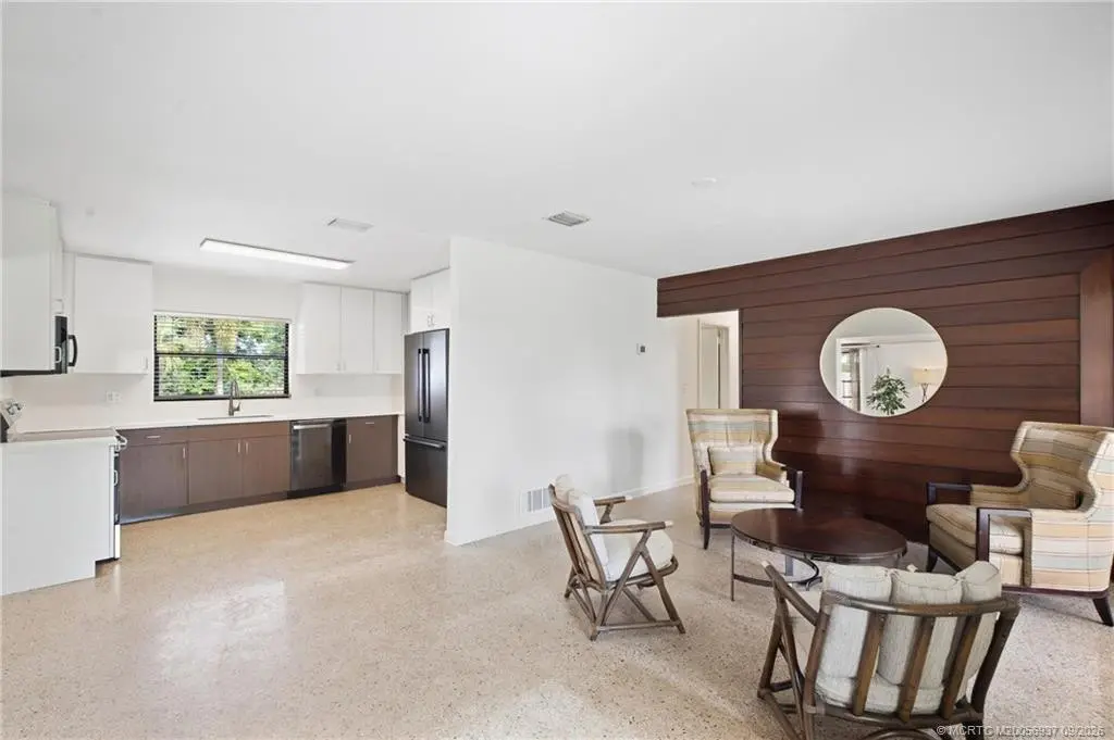 Photo 8 at 807 SE Weir Street, Stuart