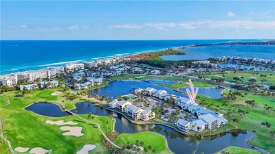 5574 NE Gulfstream Way, Stuart – Condominium for sale