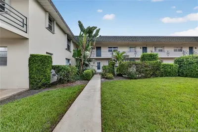 1900 S Kanner Highway 7-103, Stuart – Condominium for sale