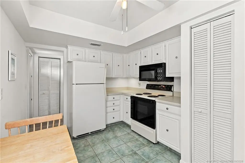 Photo 8 at 18520 SE Wood Haven Lane H, Jupiter