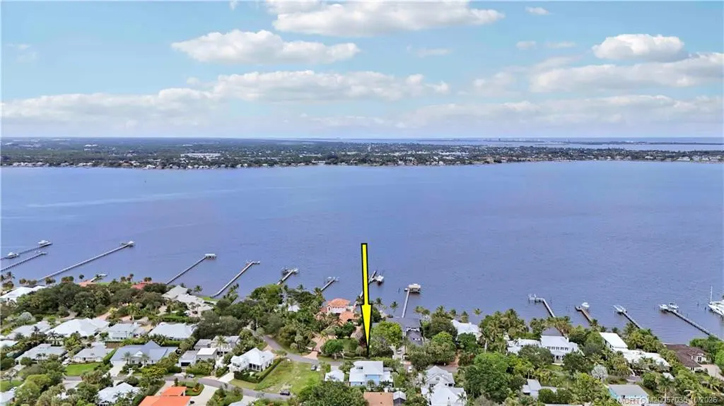 Photo 7 at 1002 SE Riverside Drive, Stuart