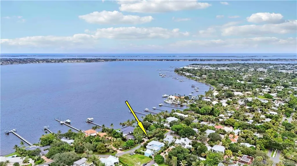 Photo 8 at 1002 SE Riverside Drive, Stuart