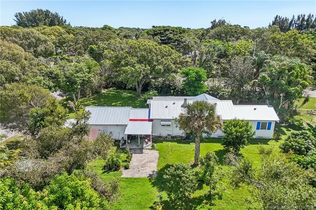 Photo 3 at 3037 Sunrise Boulevard, Fort Pierce