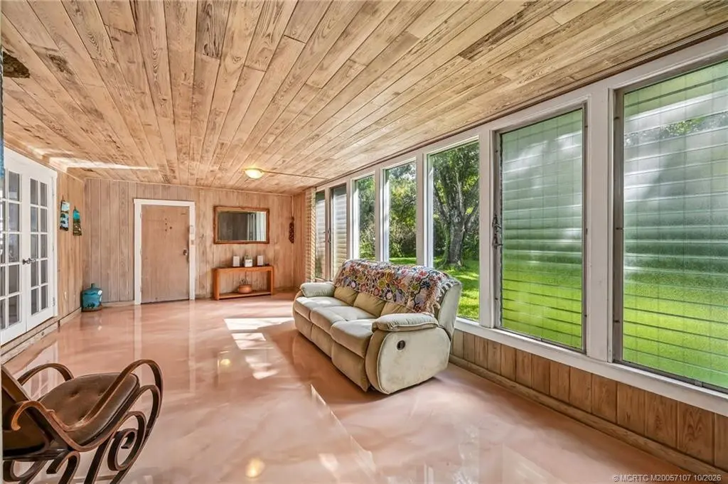 Photo 5 at 3037 Sunrise Boulevard, Fort Pierce