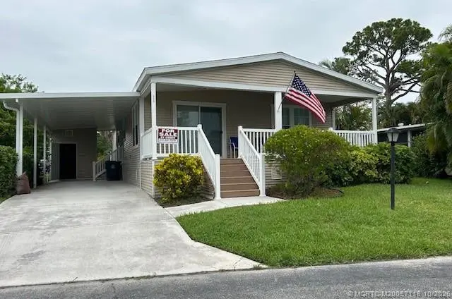 Photo 1 at 6319 Dogwood Lane, Lantana