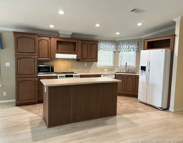 Photo 5 at 6319 Dogwood Lane, Lantana