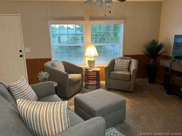Photo 5 at 2555 Pga Boulevard 319, Palm Beach Gardens
