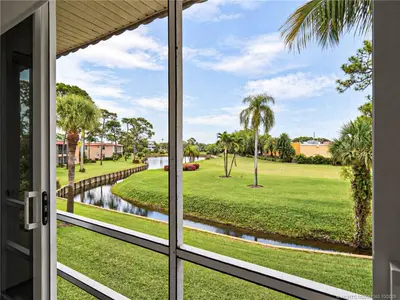 1975 SW Palm City Road 39J, Stuart – Condominium for sale