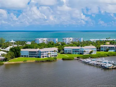 2370 NE Ocean Boulevard C305, Stuart – Condominium for sale