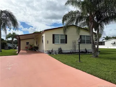 2460 SW Versailles Terrace, Stuart – Manufactured Home for sale