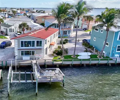 4 Nettles Boulevard, Jensen Beach – Single Family Residence for sale