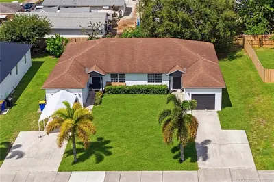 2593 SE Indian Street, Stuart – Duplex for sale