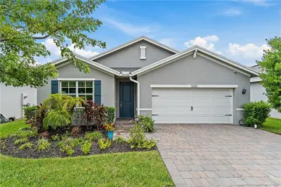 1590 NE Skyhigh Terrace, Jensen Beach – Single Family Residence for sale