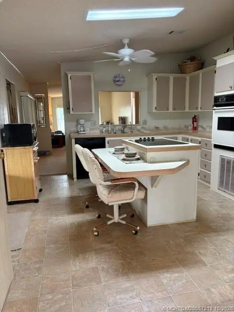 Photo 5 at 4760 SE Bywood Terrace, Stuart