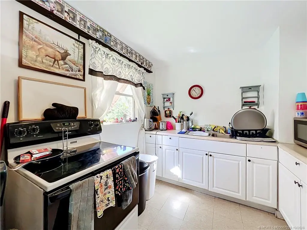 Photo 7 at 4823 Sears Street, Fort Pierce