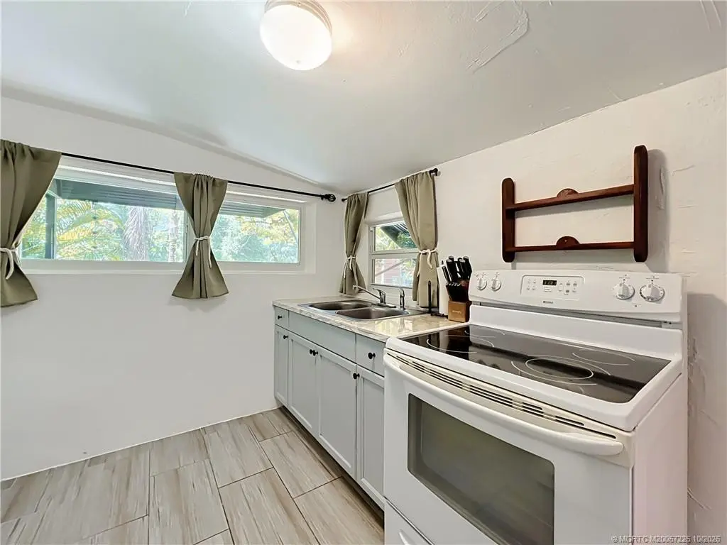 Photo 4 at 4839 Sears Street, Fort Pierce