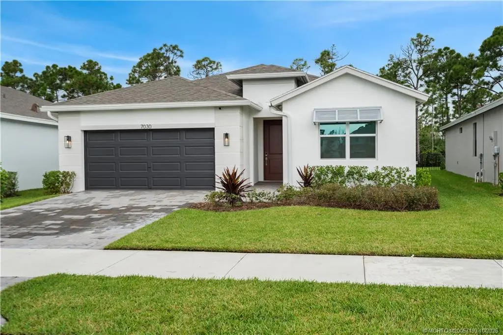 Photo 2 at 7030 SE Park Trace Drive, Stuart