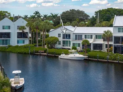 3901 SE Saint Lucie Boulevard 39, Stuart – Condominium for sale