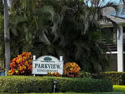 1200 SE Parkview Place F6, Stuart – Condominium for sale