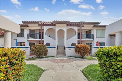 , Stuart – Condominium for rent