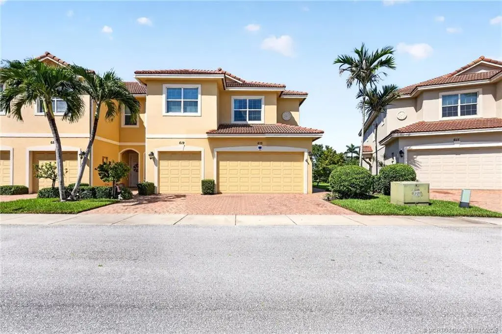 Photo 3 at 615 SW Glen Crest Way, Stuart