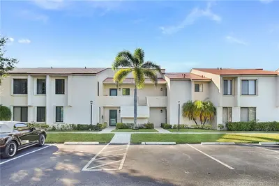 5111 SE Miles Grant Road 204, Stuart – Condominium for sale