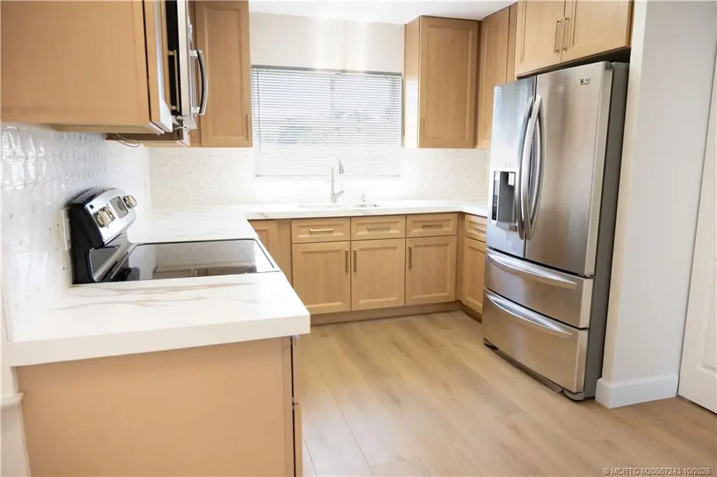 Photo 5 at 356 Grove Isle Circle, Vero Beach