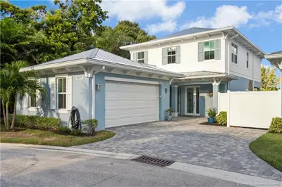 4659 SE Manatee Way, Stuart – Single Family Residence for sale