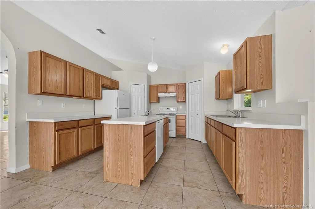 Photo 8 at 1833 SW Lofgren Avenue, Port St. Lucie