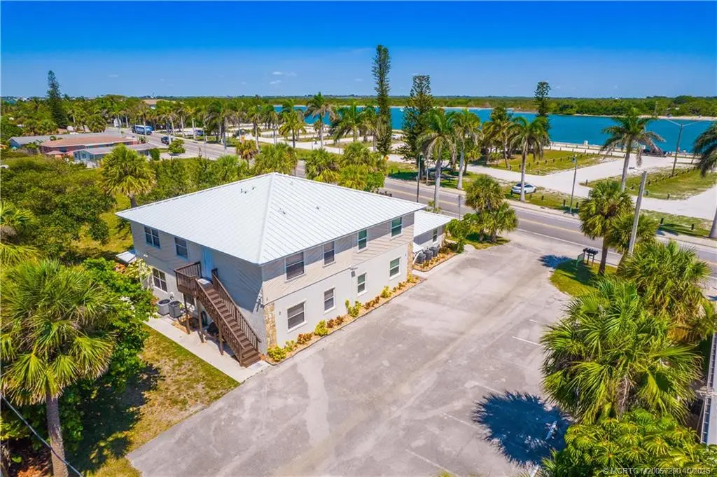 Photo 4 at 1821 Seaway Drive, Fort Pierce