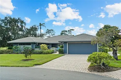 1423 SW Troon Circle, Palm City – Single Family Residence for sale
