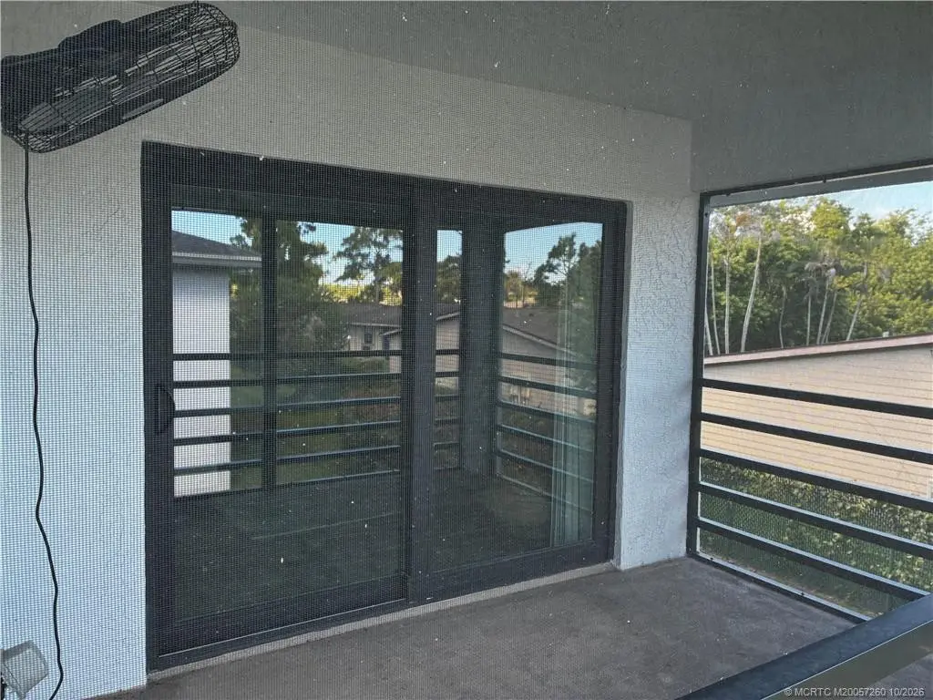 Photo 7 at 1200 SE Parkview Place F6, Stuart