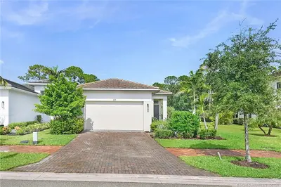 112 SE Strada Cervaro, Port St. Lucie – Single Family Residence for sale