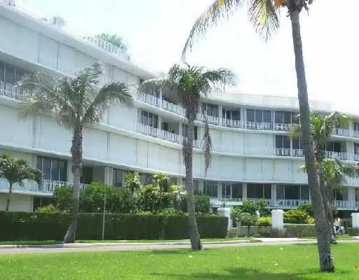Primary Photo at 100 ROYAL PALM 2G, West Palm Beach