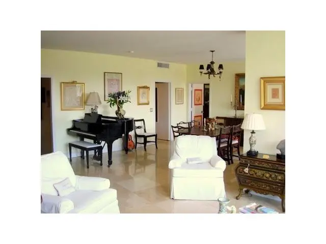 Primary Photo at 315 S Lake Drive 3C, Palm Beach