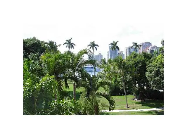 Additional Photo at 315 S Lake Drive 3C, Palm Beach