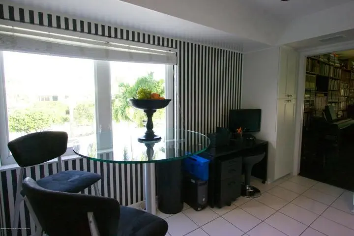 Nook at 250 Bradley Place 202, Palm Beach
