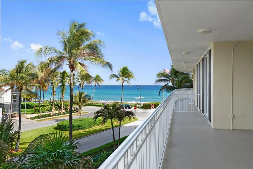Balcony at 100 Royal Palm Way D 3, Palm Beach