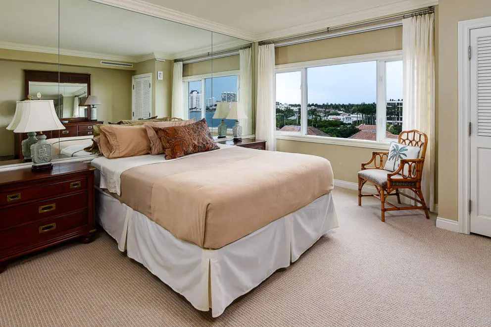 Guest Bedroom MLS at 250 Bradley Place 708, Palm Beach