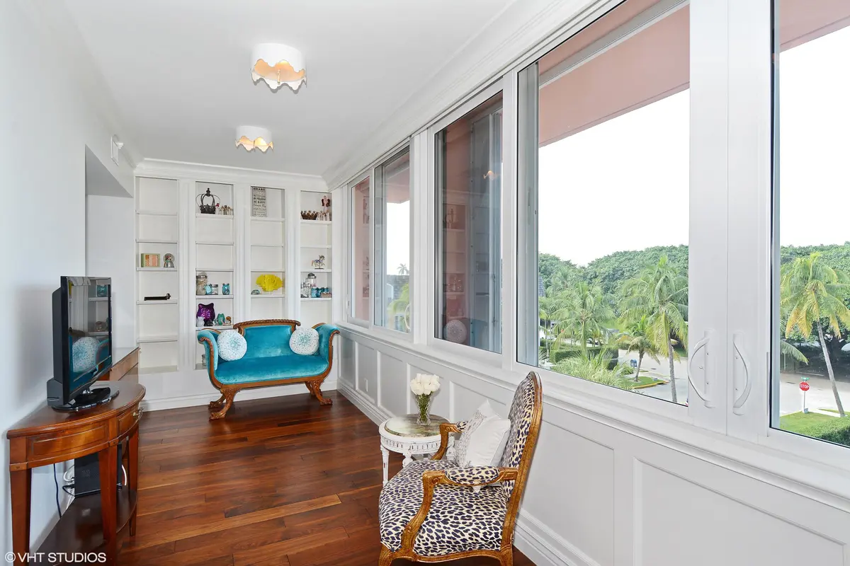 Den-office at 315 S Lake Drive 4f, Palm Beach