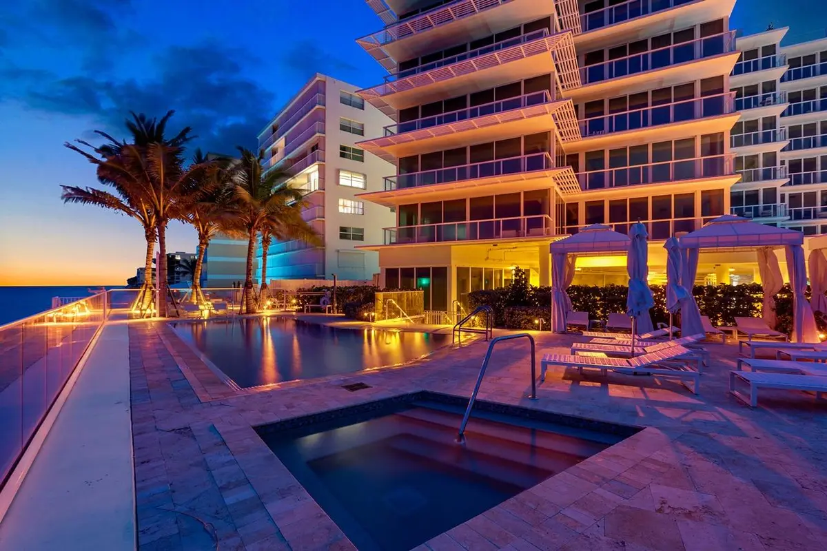 Night Rear at 3550 S Ocean Boulevard 2e, South Palm Beach