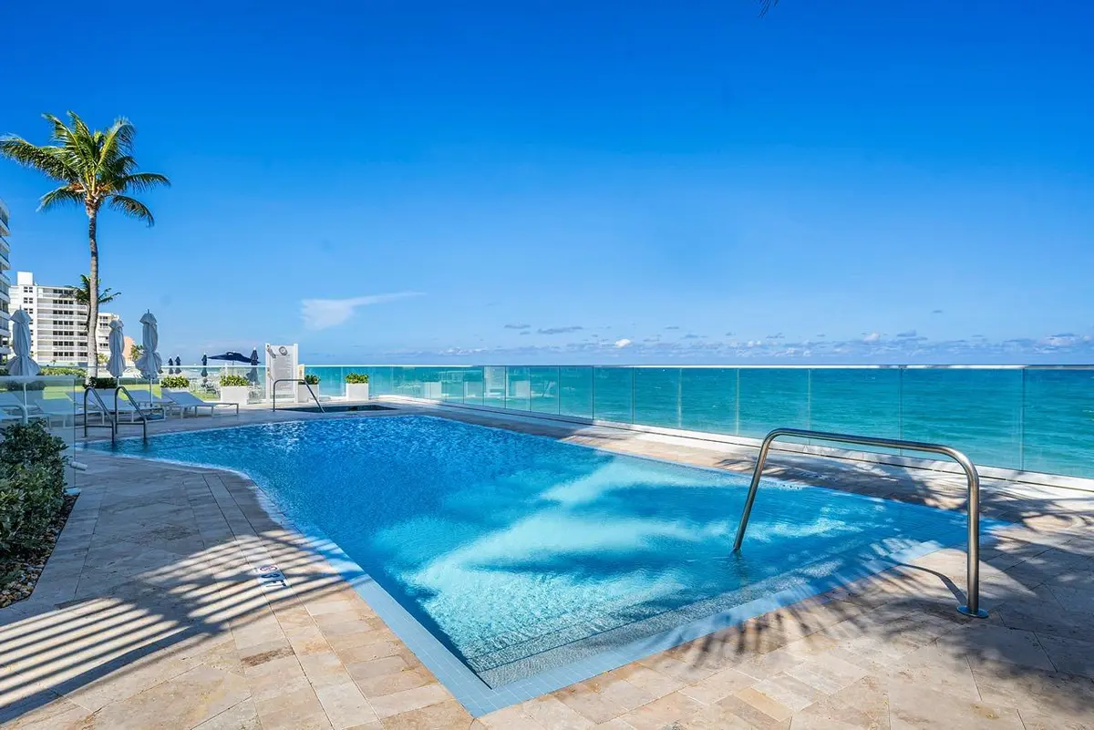 Ocean Side Pool at 3550 S Ocean Boulevard 3d, South Palm Beach