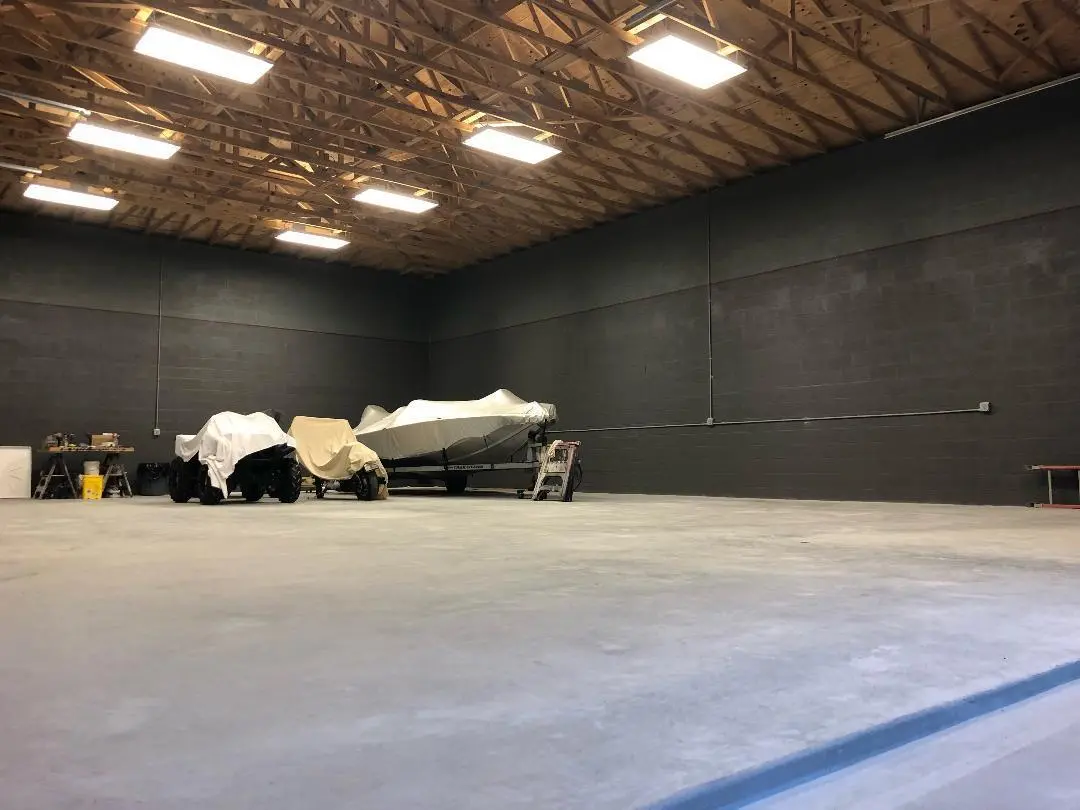 garage at 15703 97th Road, West Palm Beach