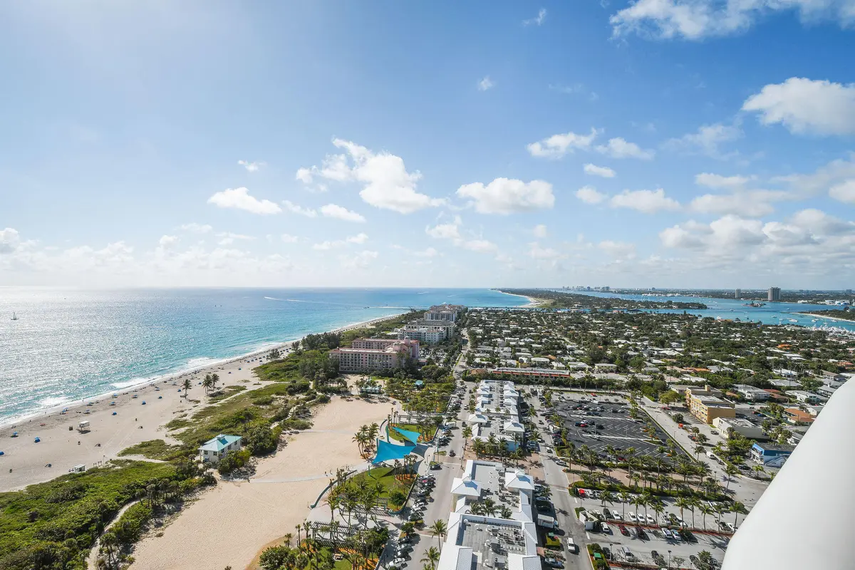 2700NOceanDr,LPH4B_50 at 2700 N Ocean Drive Lph4b, Riviera Beach