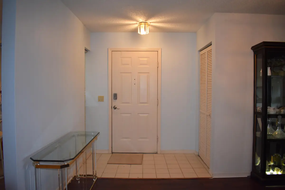 Front Entrance at 500 Grove Isle Circle 103, Vero Beach