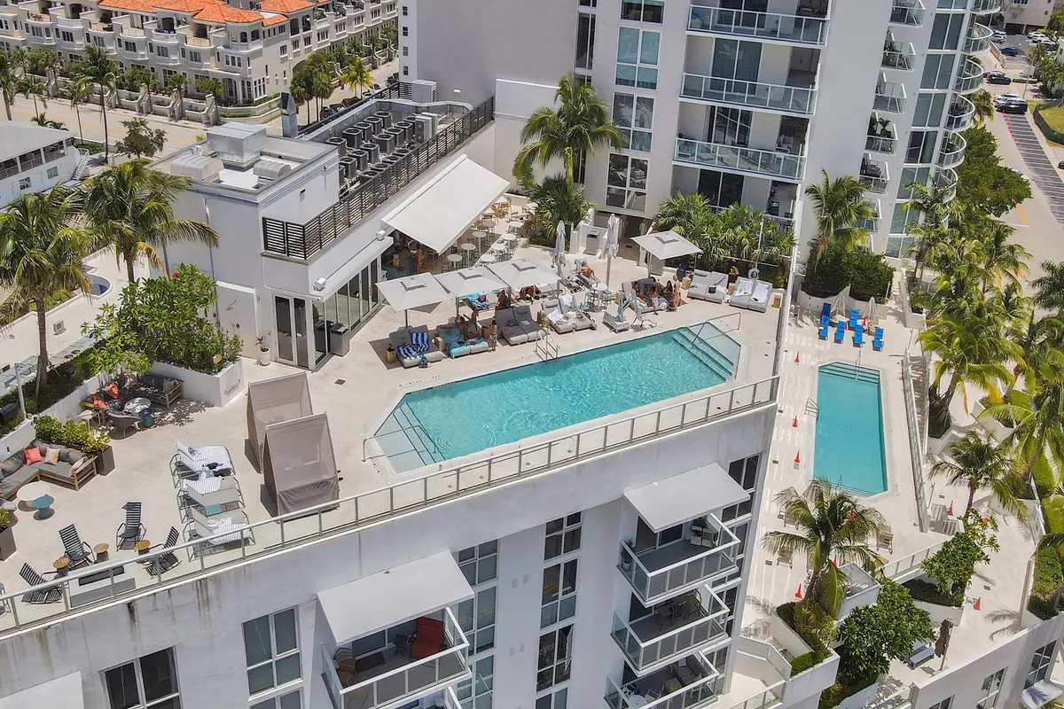 pools at 401 N Birch Road 1212, Fort Lauderdale