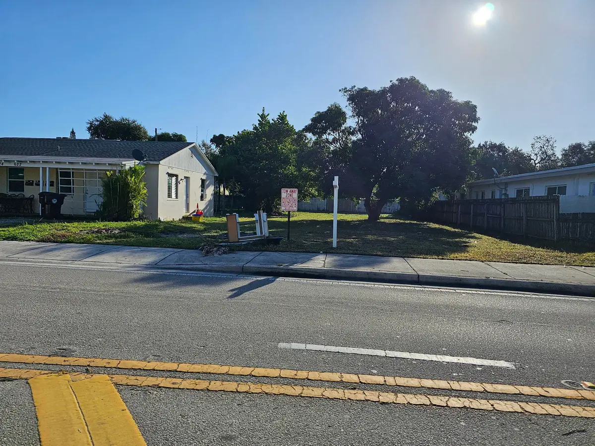 618 N Federal Highway, Lake Worth Beach, FL – photo 1