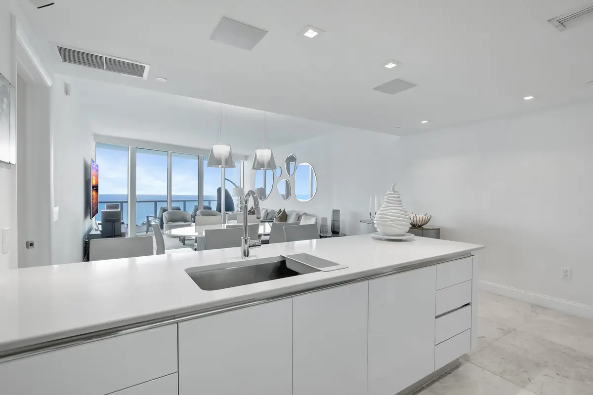 Kitchen/Great Room at 17001 Collins Avenue 2504, Sunny Isles Beach