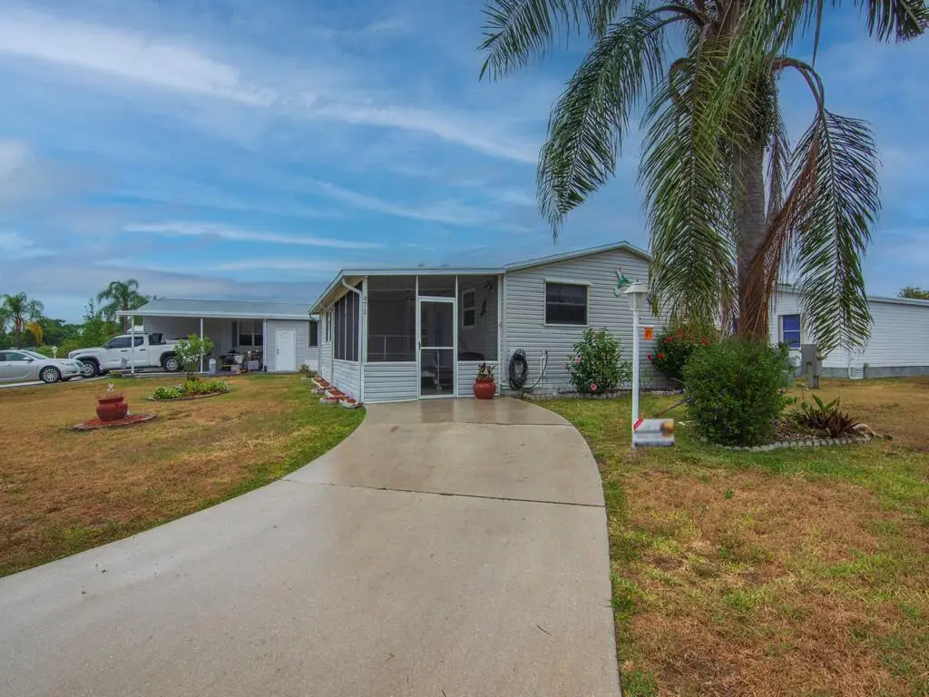Front of home at 471 Tropical Isles Circle, Fort Pierce